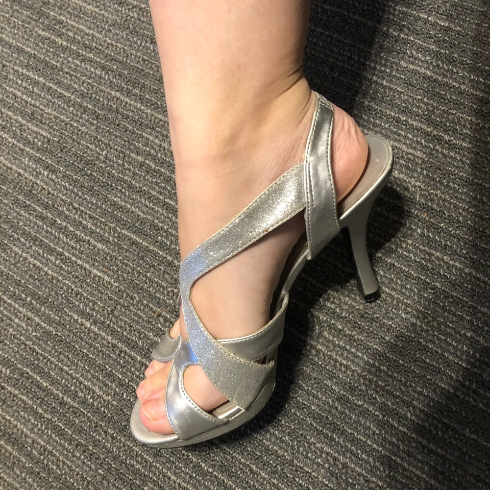 Women’s size 9 silver heels